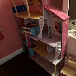 Doll House 