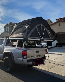 Rooftop tent