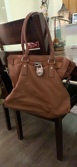 Michale Kors leather purse