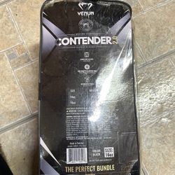 Contender Venum Adult Boxing Gloves In All Black 