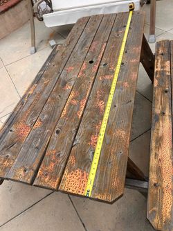 Picnic table