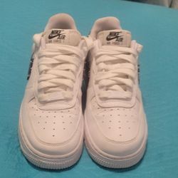 NIKE AIR Force 1 Womens Sz 7