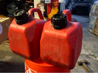 (2! One gallon gas containers combo