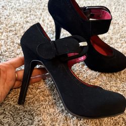 Black Heels size 9