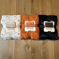 NWT Costco Halloween Faux Fur Throw Blanket Set