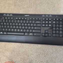 Logitech Wireless Keyboard 