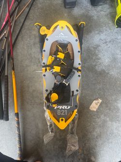 brand new snow shoes