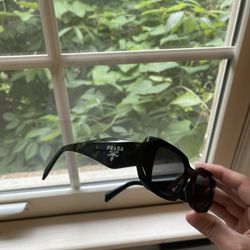 *SEALED*⭐️Prada Sunglasses Symbole Black Unisex