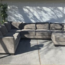 🔥Luxury Gray Sectional in Great Condition