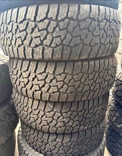 265/70/17 Falken Selling a set of 4 tires in excellent condition 🫡
