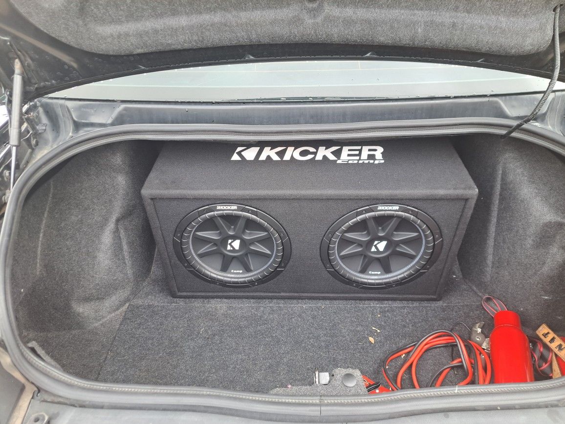 12 Inch KICKERS BOX WITH AMP (NO WIRES)