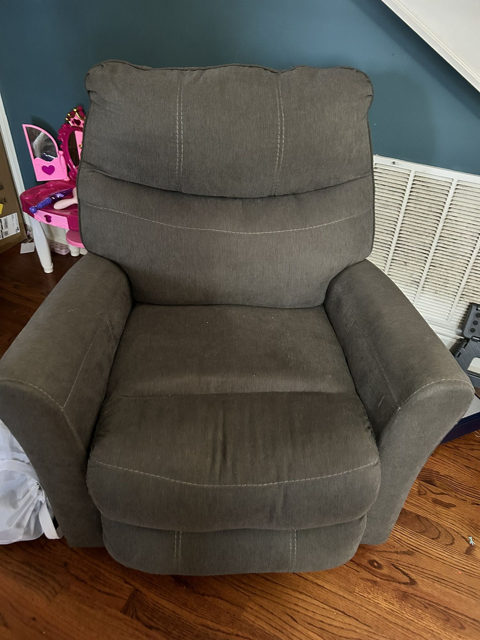 Gray Recliner (manual)