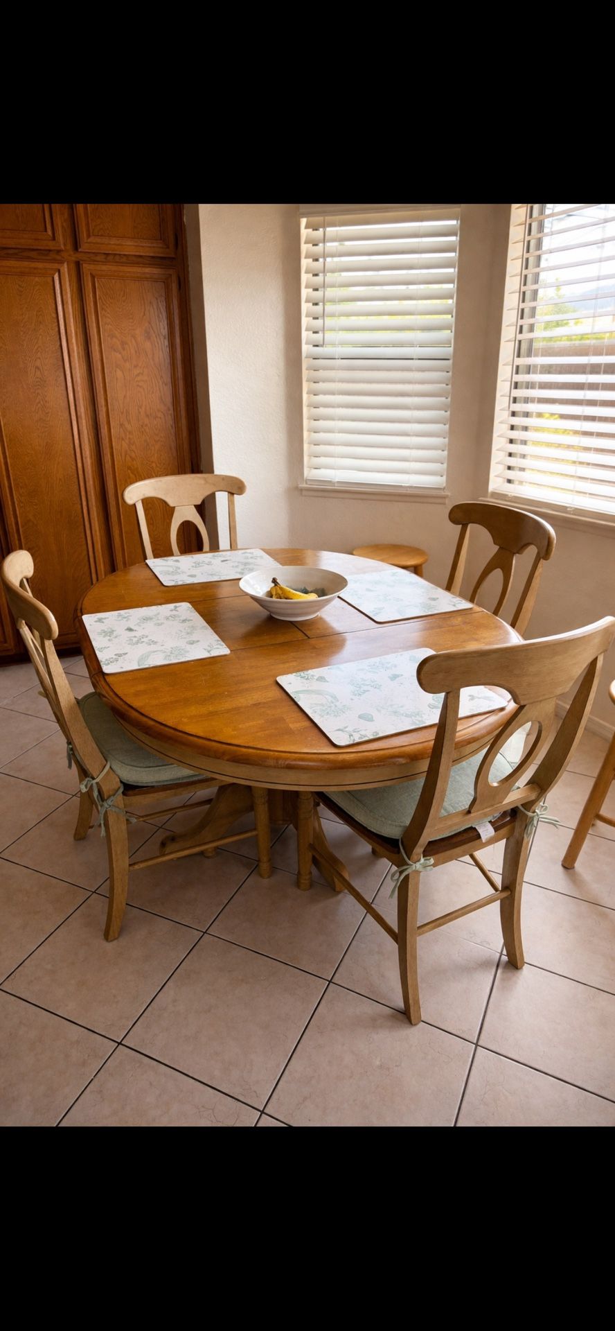 Kitchen Table And Chairs