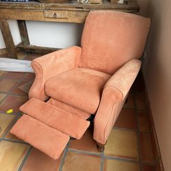 Reciling accent Chair