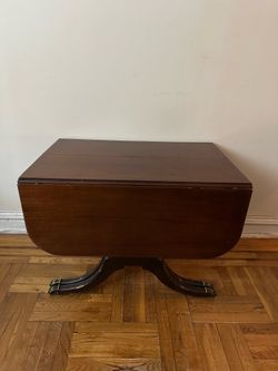 Vintage Duncan Phyfe Style Drop Leaf Dining Table Mahogany Wood Extendable