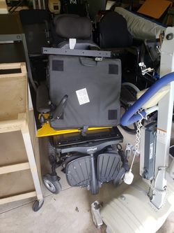 Wheelchairs/medical lifts