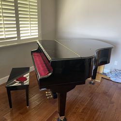 Beautiful George Steck Black High Gloss Baby Grand Piano