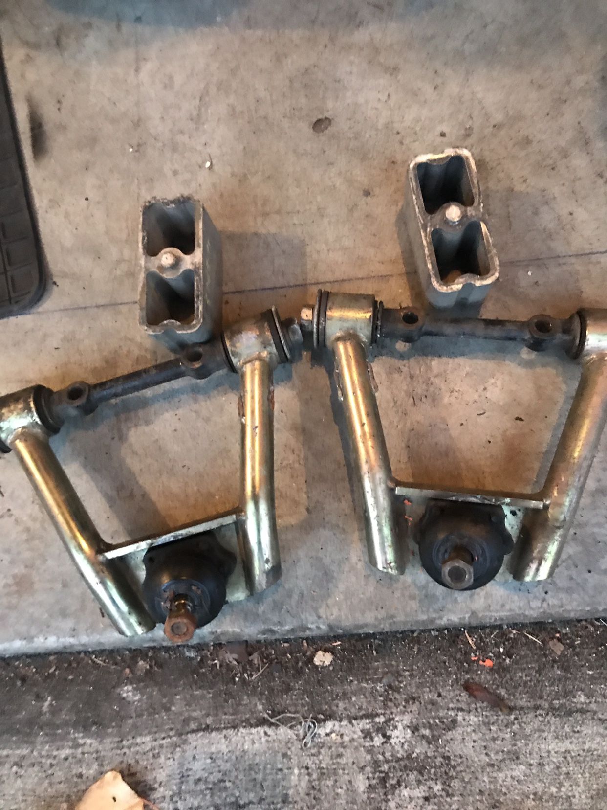 D21 Nissan Hardbody 3inch lowered A Arms make offer