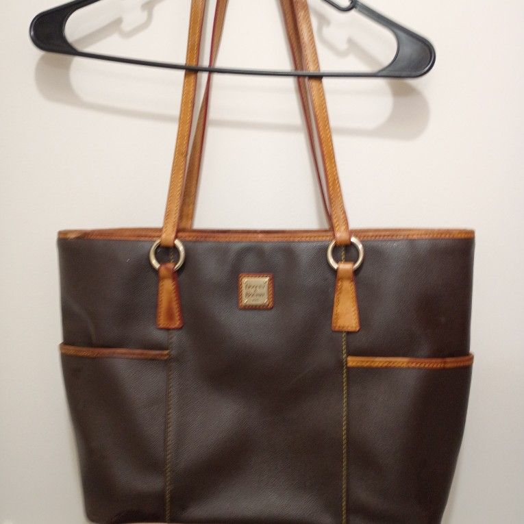 Dooney And Bourke Bag 