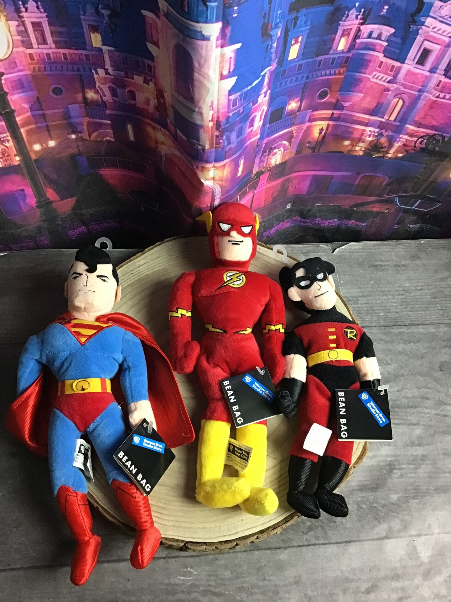 3 Warner Bros Studio Stores Bean Bag Superman , Flash, Robin -NWT Dc Comics 
