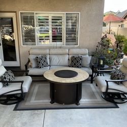 Luxury Patio Tropitone 3 PC sofa set. Like new condition !