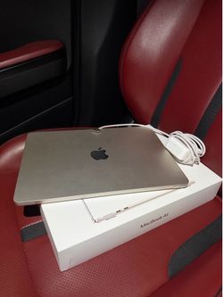 Apple Macbook 13 inch air m4 chip