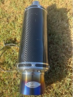 R1 Real Carbon Fiber Exhaust with Hangar