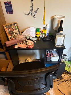 Black Desk with 2 shelves
