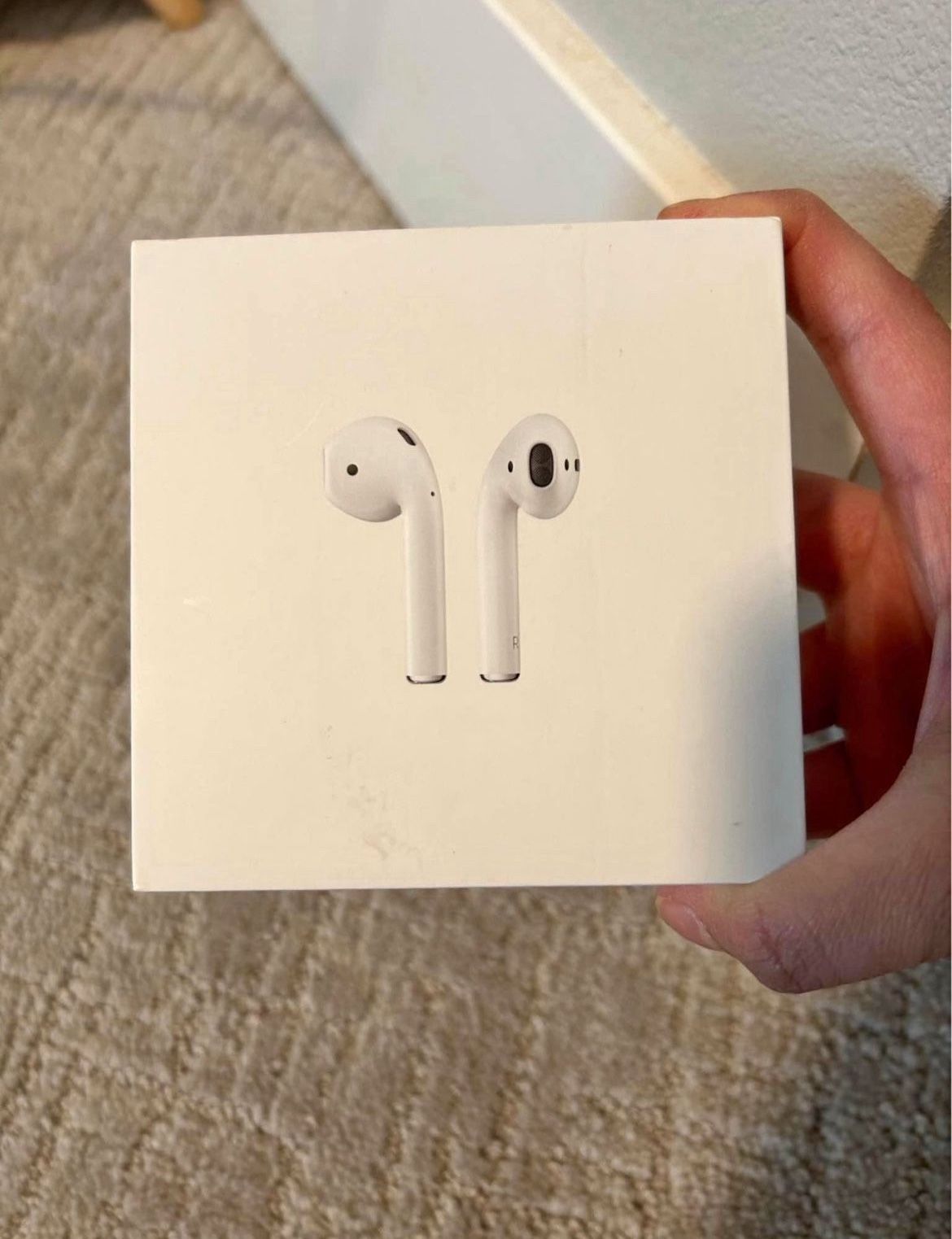 Apple AirPods Gen 2 