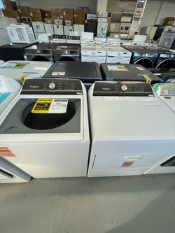 New Whirlpool Set Washer 4.6 Cu Ft and Dryer Electric 7.0 Cu Ft