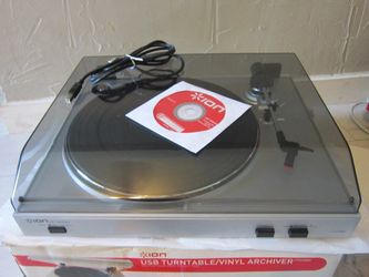ION USB TURNTABLE  RECORD PLAYER ,, WORKS GREAT $40.00