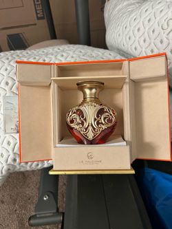 Le Falcone Niche Collection Perfume Bottle