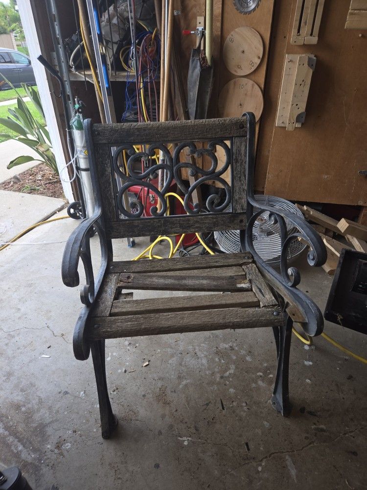Refurbished Rod Iron Chair ( See All The Pictures )