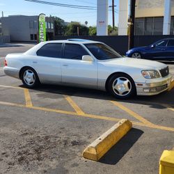 1999 Lexus LS 400