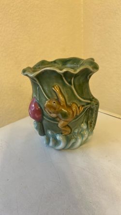 Frog planters