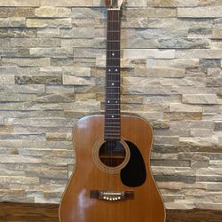 BENTLY ACOUSTIC GUITAR 