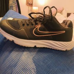 Women's,/Girls Softball Shoes By NIKE. 