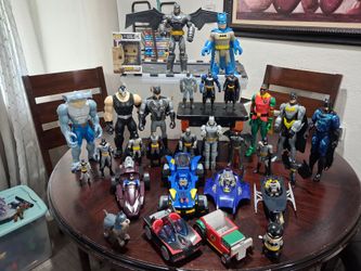Batman action figures set collection.  good Condition.