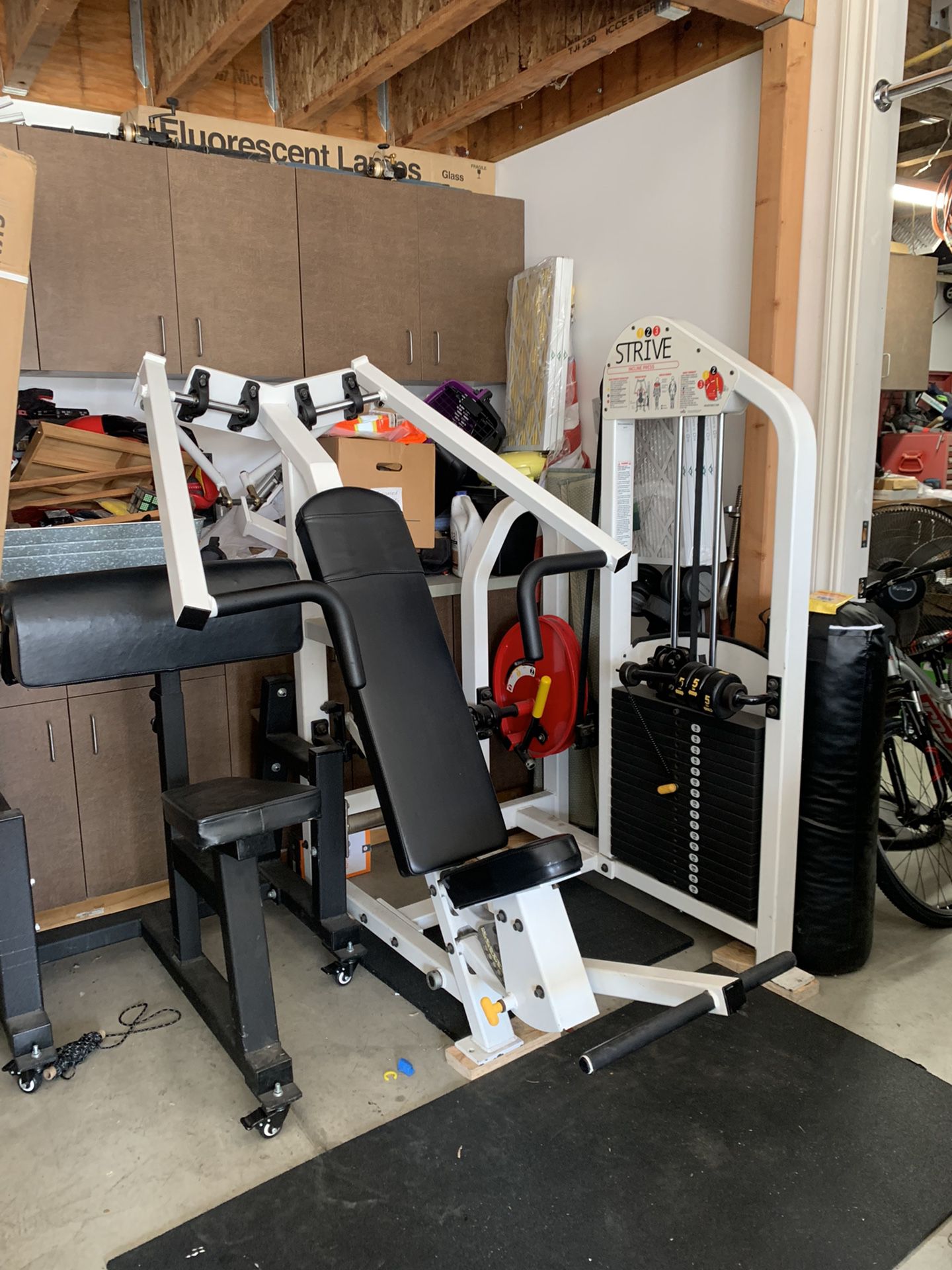 Prime Fitness Incline Chest Press for Sale in Whittier, CA - OfferUp