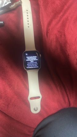 44mm Apple Watch SE