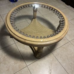 Round Table 