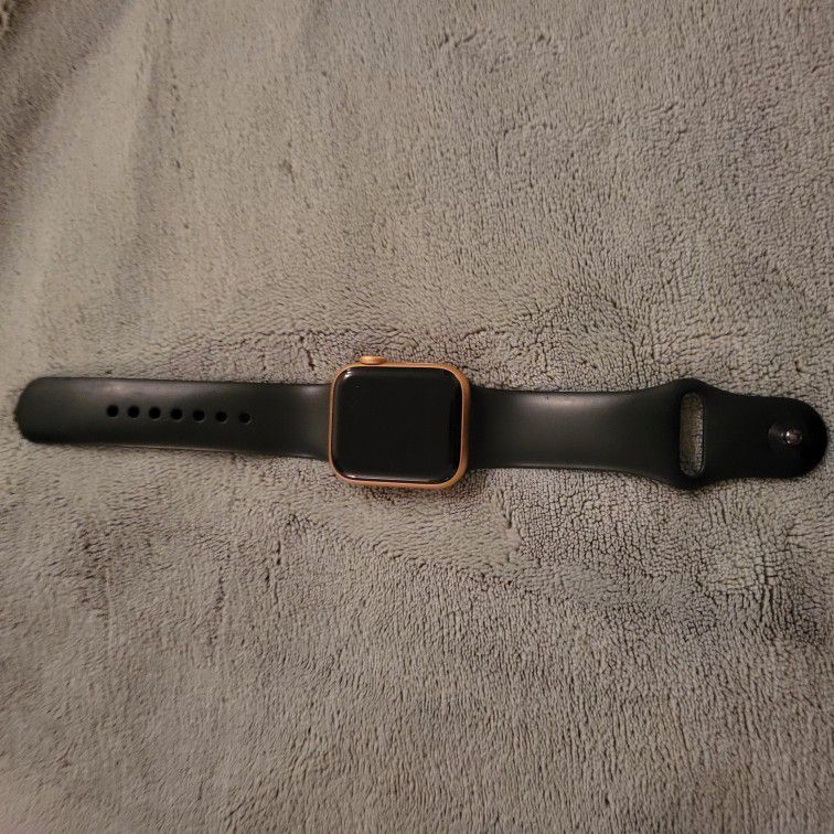 Brand New!! Apple Watch Gold Model A1975 40mm