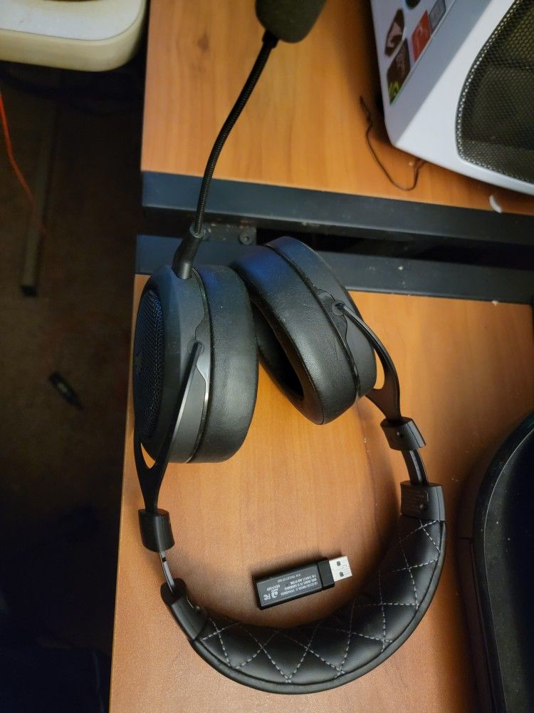 Corsair HS70 PC Gaming Headphones