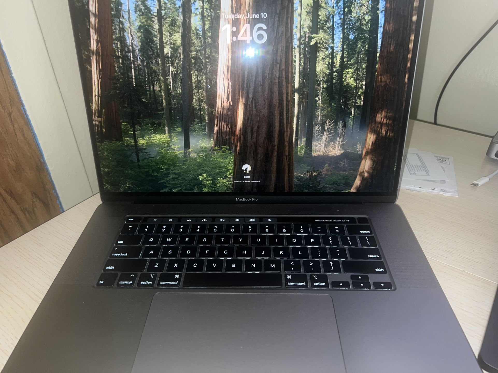2019 MacBook Pro 16inch 2.4GHz 8-Core i9 32GB RAM 1TB