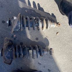 Pontiac G8 Rear Struts. 