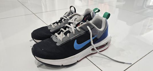 Boys NIKE sz 5.5Y Sneakers 