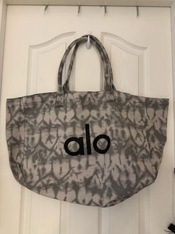 ALO Gym Bag **LIKE NEW**