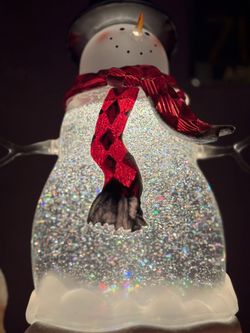 Snowman liquid motion lamp
