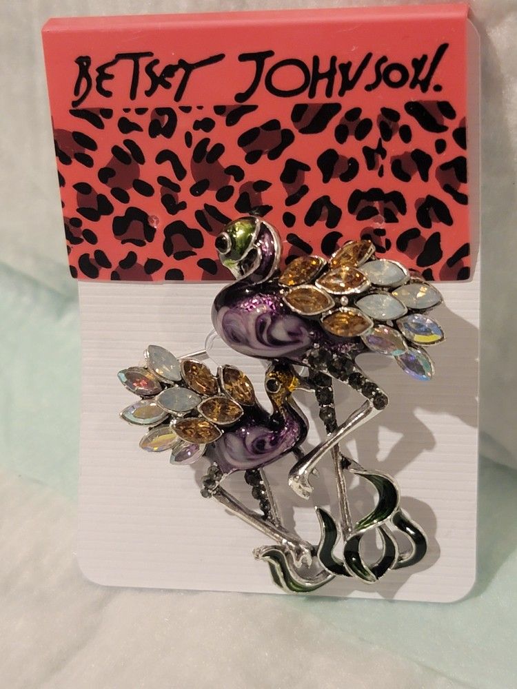 Beautiful Betsey Johnson Brooch.