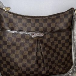  Louis Vuitton Purse